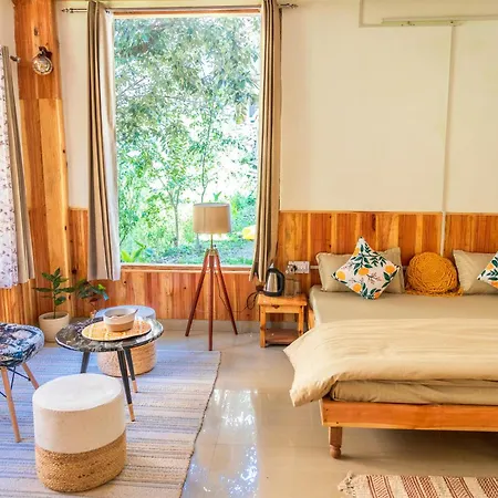 Boho Grove Cafe & Stay, Tirthan Valley Banjar Exterior photo