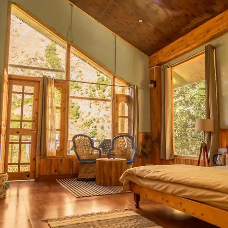 Boho Grove Cafe & Stay, Tirthan Valley Banjar Exterior photo