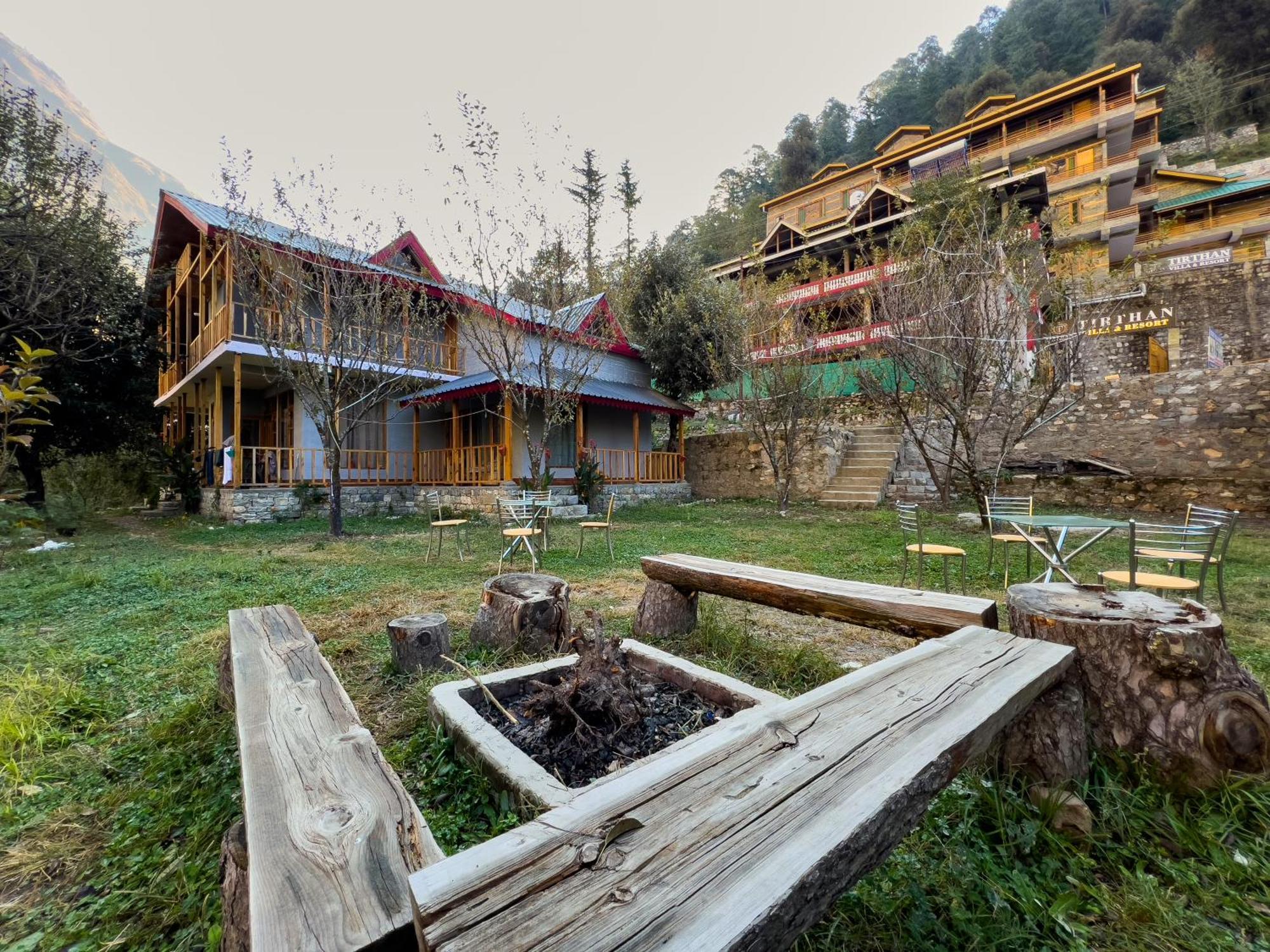Homestay Boho Grove Cafe & Stay, Tirthan Valley Banjar