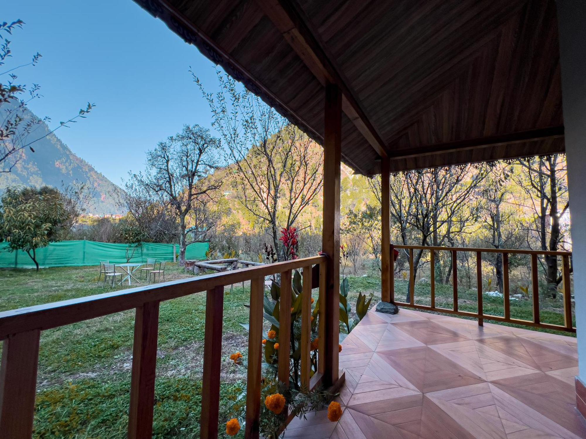 Boho Grove Cafe & Stay, Tirthan Valley * Banjar