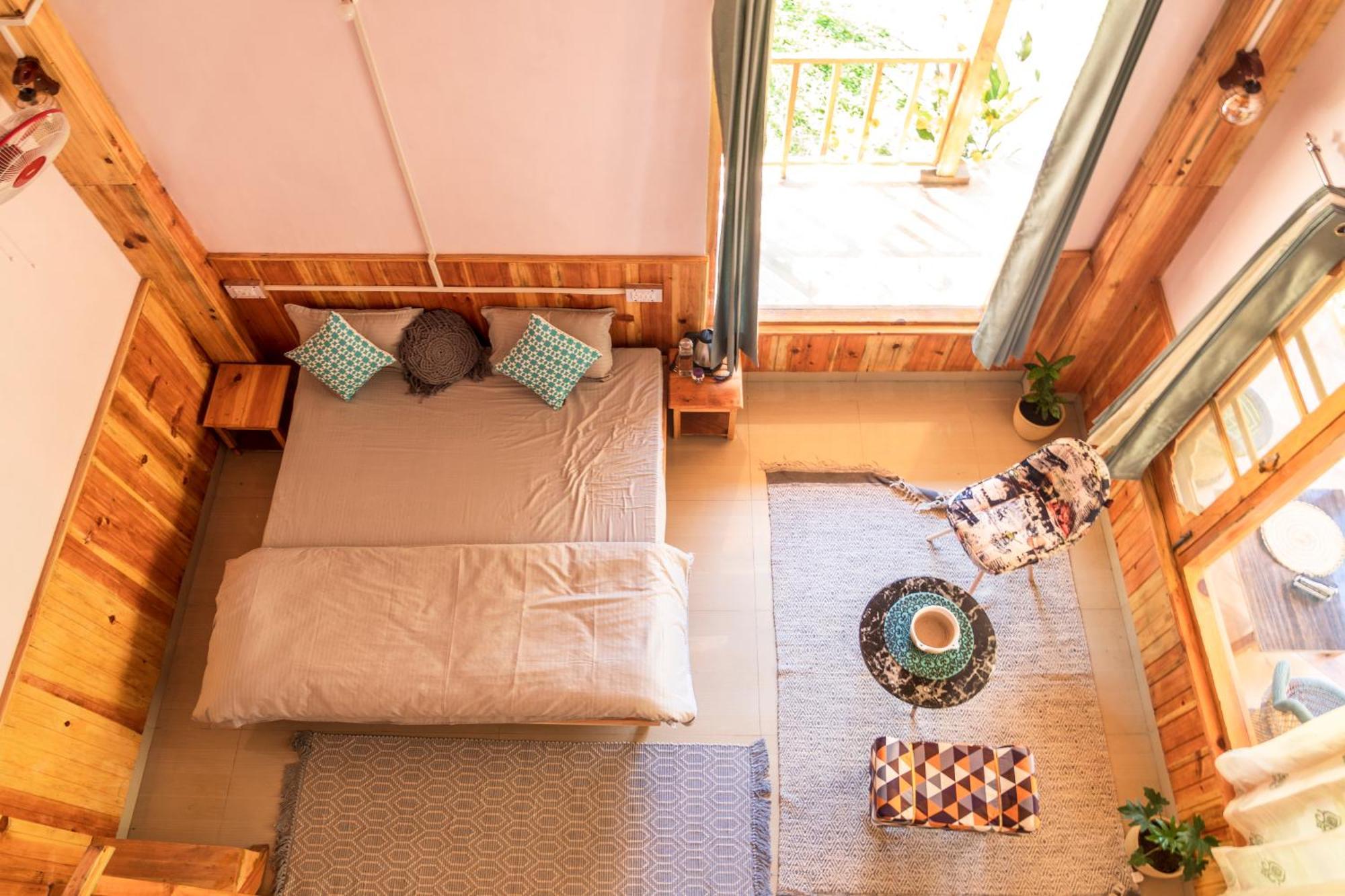 Homestay Boho Grove Cafe & Stay, Tirthan Valley *