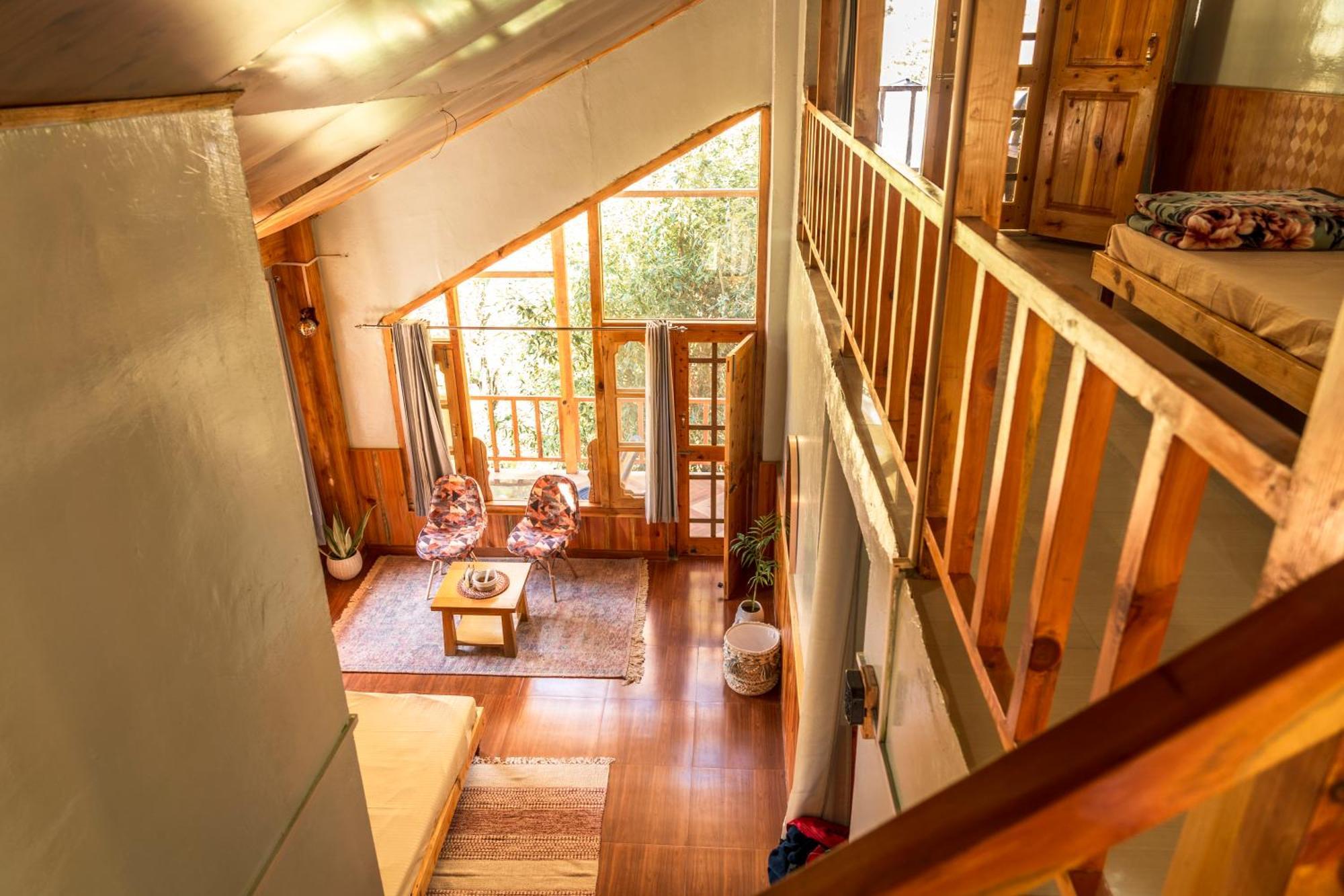 Homestay Boho Grove Cafe & Stay, Tirthan Valley