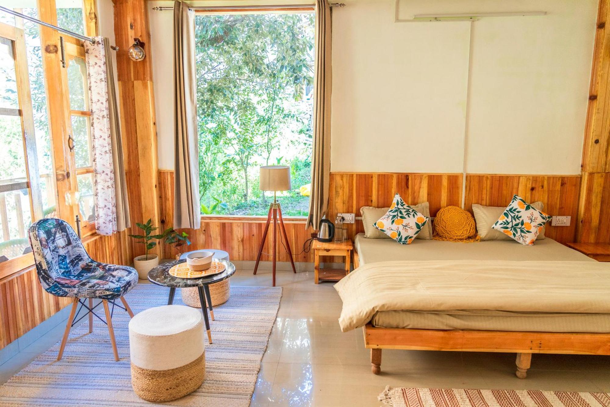 Homestay Boho Grove Cafe & Stay, Tirthan Valley Banjar