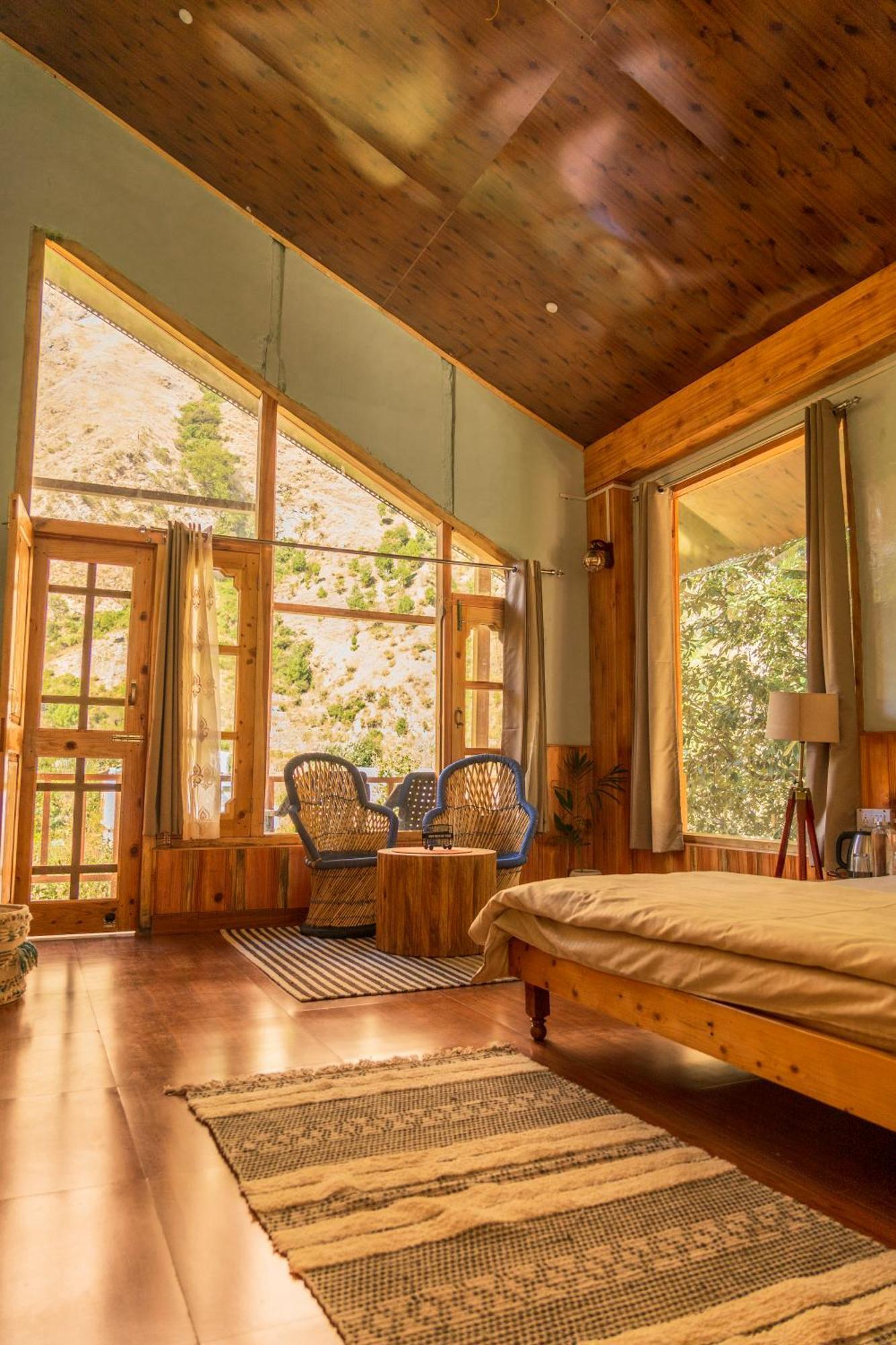 Boho Grove Cafe & Stay, Tirthan Valley * Banjar