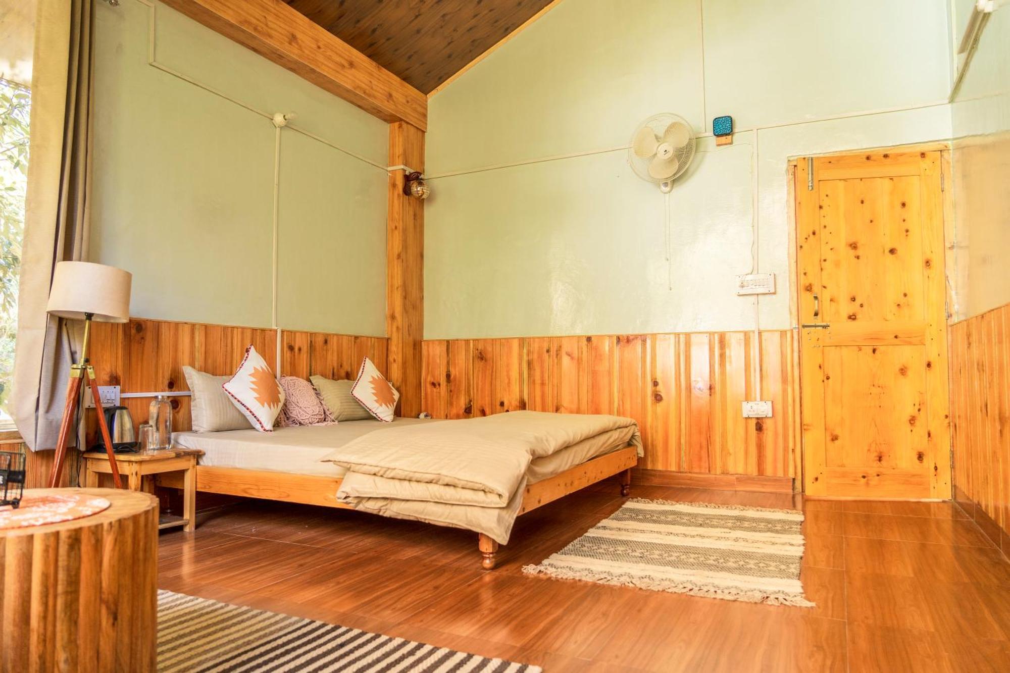Homestay Boho Grove Cafe & Stay, Tirthan Valley