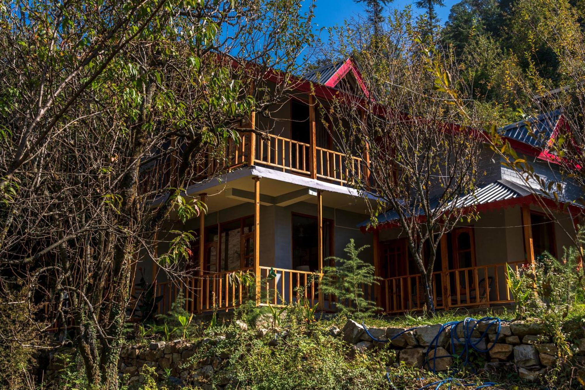 Boho Grove Cafe & Stay, Tirthan Valley Homestay *