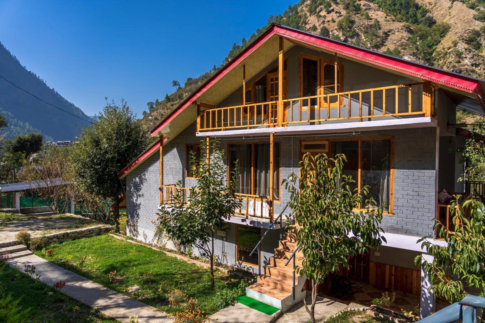 Boho Grove Cafe & Stay, Tirthan Valley Homestay Banjar