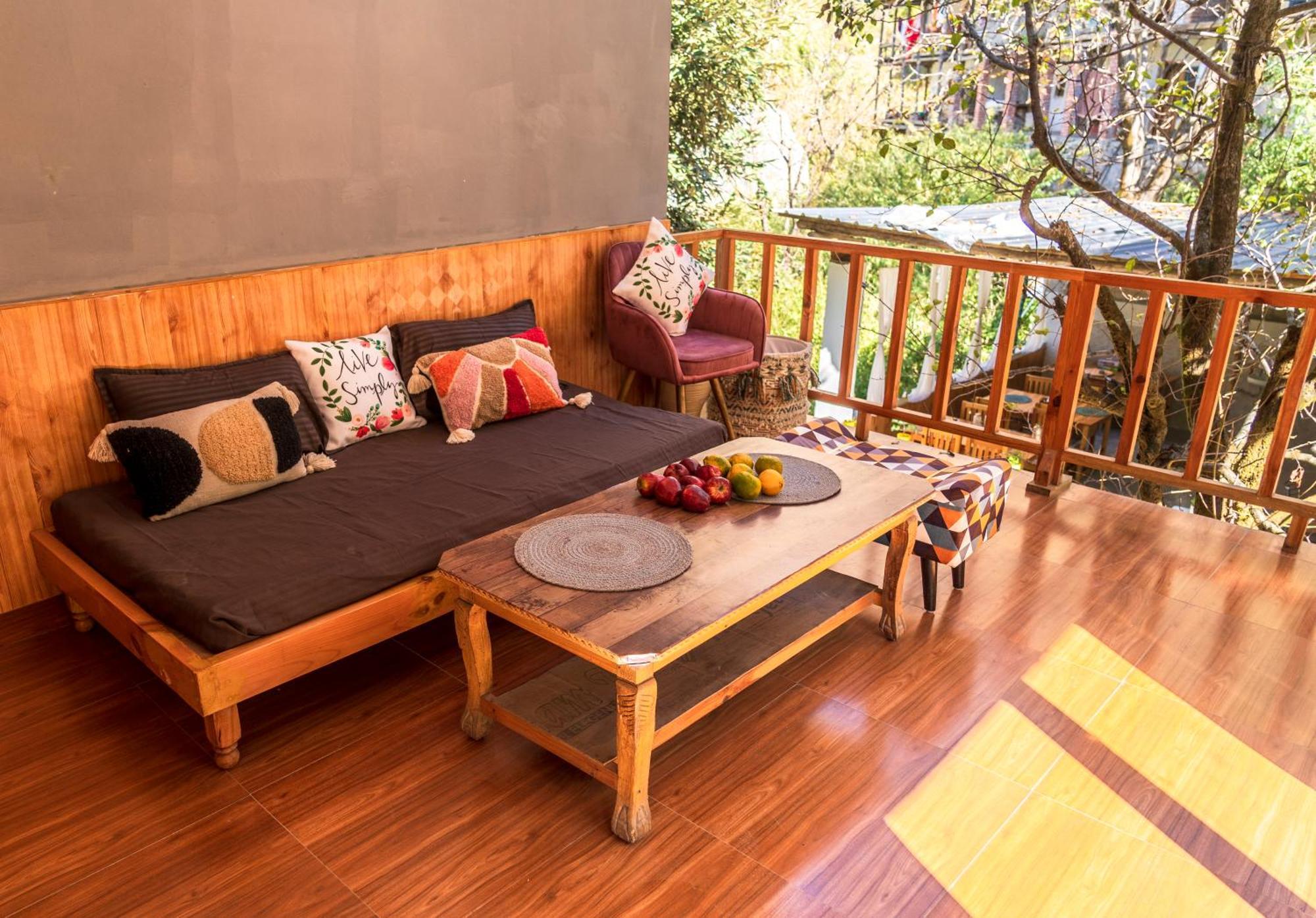 Homestay Boho Grove Cafe & Stay, Tirthan Valley