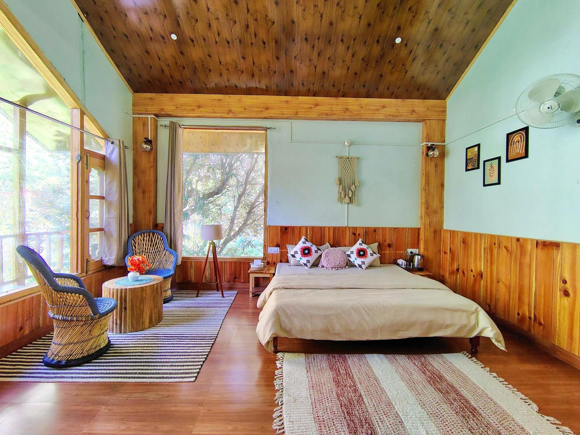 Homestay Boho Grove Cafe & Stay, Tirthan Valley