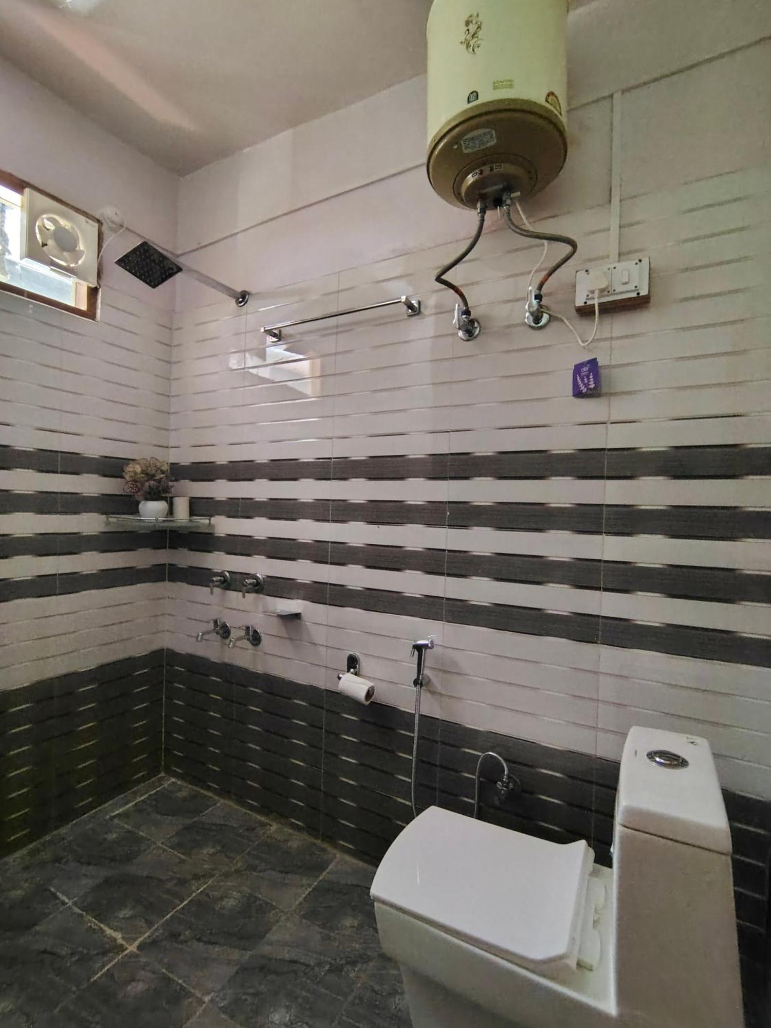Boho Grove Cafe & Stay, Tirthan Valley